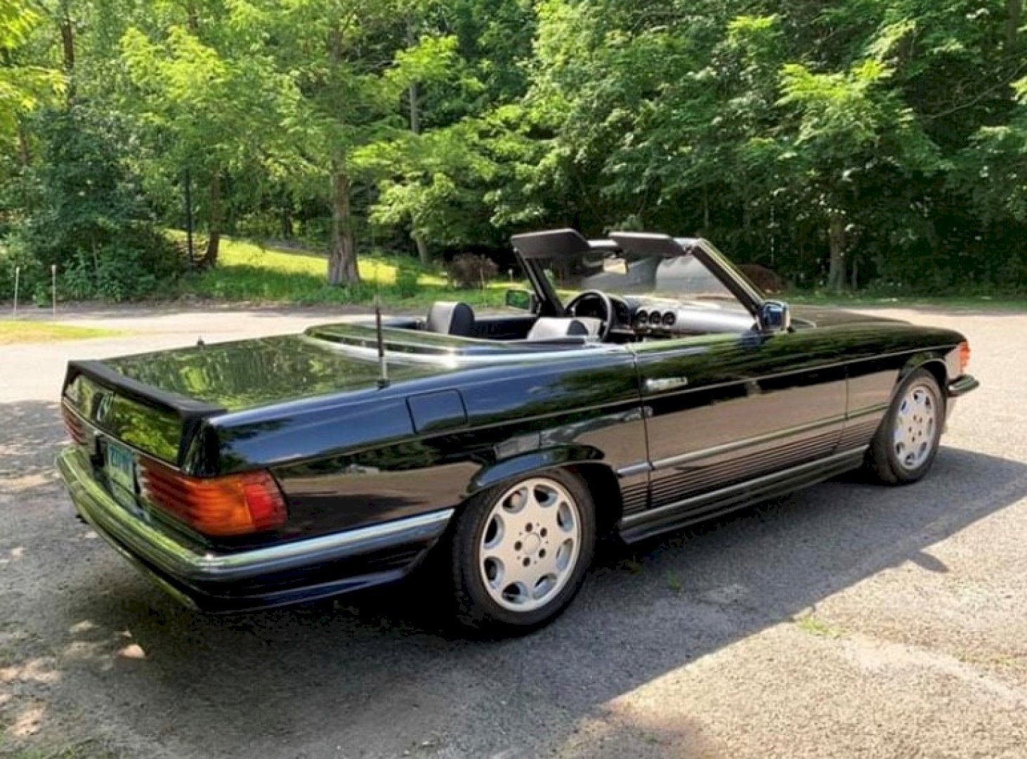 Mercedes Benz W107 500SL automatic 2 tops Cabriolet Geevers Classic Cars